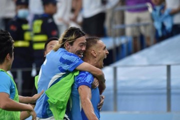 国足好消息!前欧冠主力铁卫自荐免费完成归化,最快年底就能到位