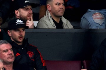 曼联考虑2000万清洗芒特!伤病太多25万周薪太高,换帅后又沦为铁打替补