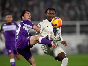 意甲保级卡位战:佛罗伦萨主场凭底蕴稳胜 卡利亚里残阵客场承压