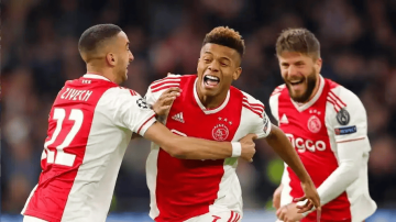 荷甲强弱对决:阿贾克斯主场破局,福伦丹客场魔咒难破