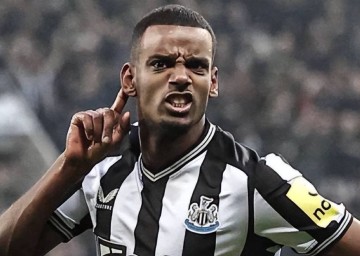 利物浦再签强援,曝4500万欧英格兰国脚加盟,伊萨克成最后拼图?