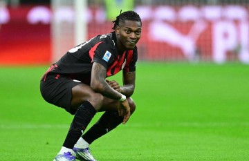 意甲第一阻击!AC米兰遭大冷门,莫德里奇助绝平