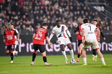 法甲争冠白热化:1-3,巴黎圣日耳曼7连胜终结,多赛一场仅领先2分