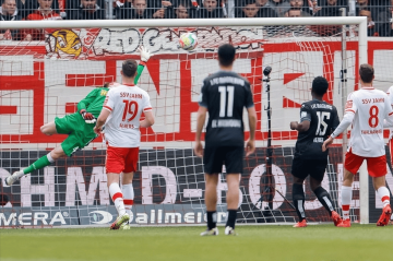 德甲焦点战:埃沃斯堡VS海登海姆,比分预测与精彩碰撞前瞻