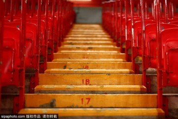 斯洛特谈利物浦逆转狼队：定位球防守待改进，维尔茨表现令人欣慰