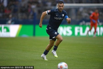 博尼法斯的德甲传奇:加盟药厂以来的进球盛宴与战术深度分析