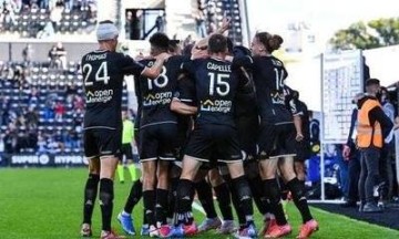 法甲焦点战：巴黎圣曼主场剑指三分，昂热铁桶阵能否全身而退？