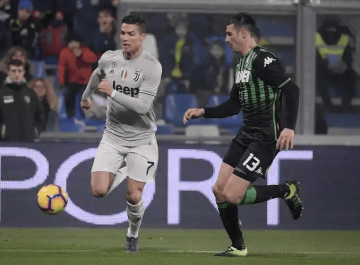 意甲焦点战:萨索洛残阵硬撼尤文图斯,豪门能否延续强势?