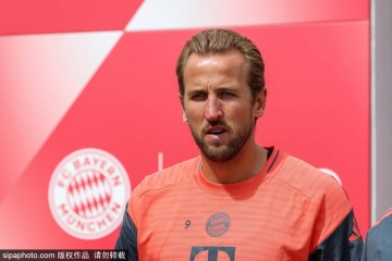 拜仁德甲首轮前夕:凯恩与莱默尔缺席合练,球队战术布局或受影响