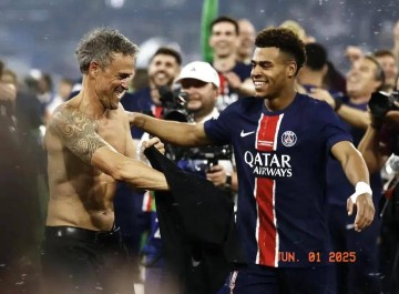 重大,19岁杜埃闪耀欧冠,恩里克再夺三冠王,姆巴佩发文恭贺巴黎