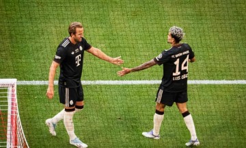 豪门冠军夜巴黎2-1击败巴萨，拜仁连赢、利物浦首负，积分榜更新