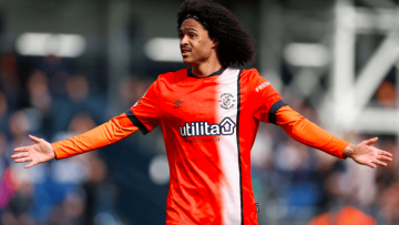 示好归化国足无果!25岁曼联旧将将代表14万小国出战 有望参加世界杯