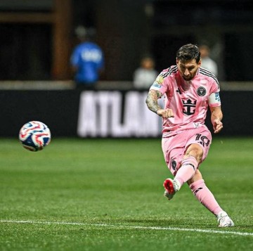 梅西任意球助迈阿密逆转,排名历史第二,挑落欧冠双冠王波尔图