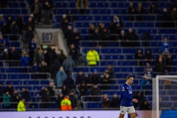 莫耶斯:格拉利什受伤对埃弗顿是“重大打击”