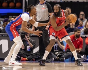 小卡26+8哈登19+7+7 科林斯25分快船逆转残阵活塞