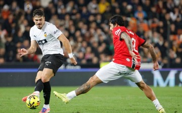 26岁皇马旧将挺身而出,瓦伦西亚主场顽强逼平马略卡,成功避免西甲两连败