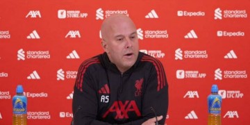 利物浦转会战略失误隐患重重,攻防两端买入恐致赛季无功而返