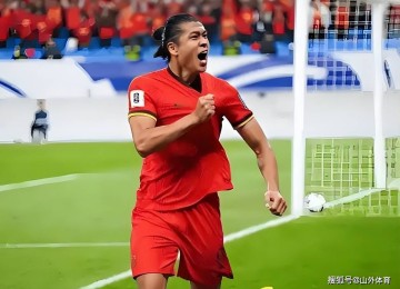 上港队如今在积分榜领跑成都蓉城两分,这就意味着俱乐部要是在后面比赛中不犯错