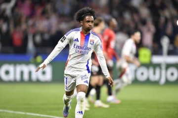 记者:埃弗顿为M-福法纳送出正式报价,拜仁曾有意但专注于迪亚斯