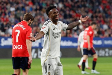 天助巴萨!奥萨苏纳1-2爆冷击败皇马,西甲榜首争夺局势复杂多变