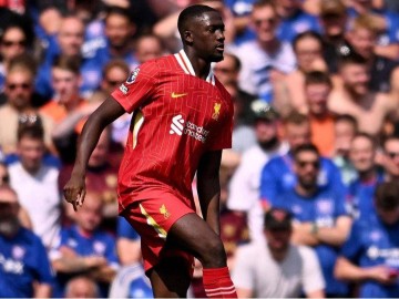 防线危机再度升级!24岁巨星三度受伤,利物浦冬窗引援迫在眉睫