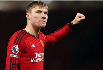 曼联球迷振奋!霍依伦即将转会那不勒斯,4000万欧元加入转会费