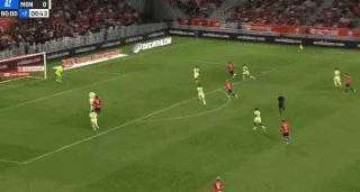 转身,射门,狂奔!38岁回法甲,吉鲁的进球停不下来