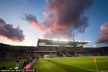 巴塞罗那与法兰克福的欧冠对决:VIP门票已售,球迷文化与安全措施详解