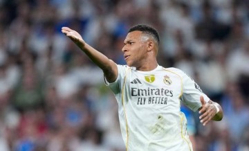 冲击C罗纪录!姆巴佩还有五场比赛机会,曼城之战成关键,但超越梅西仍无望