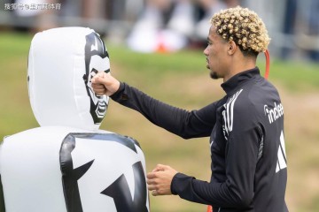 唯一靠谱的?利物浦成绩糟糕,新买的前锋只有他进球效率还算尚可