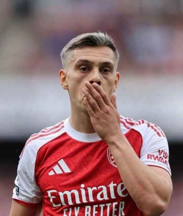 阿森纳拒售特罗萨德:土超邀约无果,8月新合同让转会可能性归零