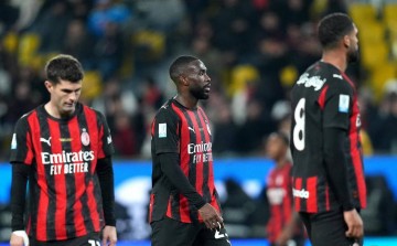 AC米兰赛季风雨飘摇!杯赛双线全失,意甲若无冠将面临彻底失望