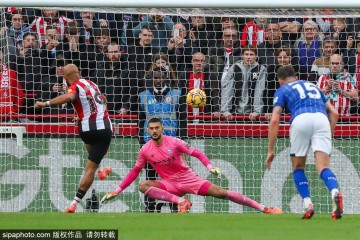 抢前锋！热刺尝试截胡姆贝莫 报价比曼联高出1000万镑