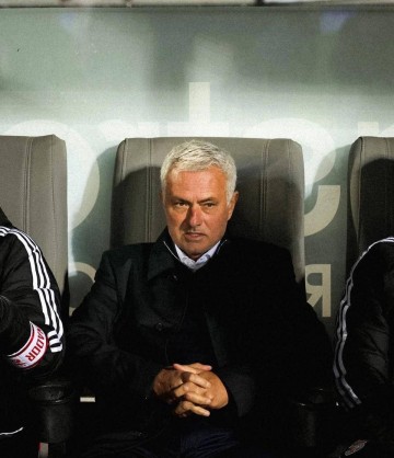 穆里尼奥执教本菲卡11场不败！3-0横扫吉马良斯，欧冠争首胜展望