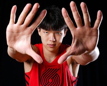 2分侠!杨翰森连3场比赛2分收工 赛季34战13场2分