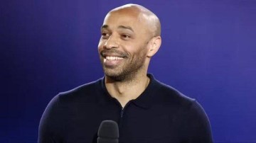 亨利痛批金球奖不公:英格兰传奇无缘奖项纯属耻辱