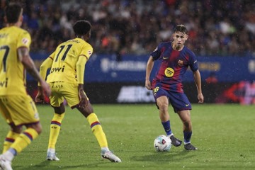 巴萨急盼归队!拉菲尼亚费尔明立返,亚马尔咋还在路上?