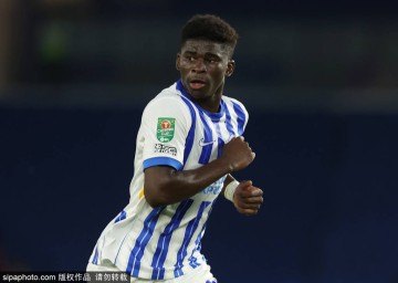 曼联豪掷1亿引援梦碎？巴莱巴社媒发声引热议