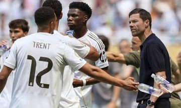 皇马错失绝杀!阿隆索怒捶教练席