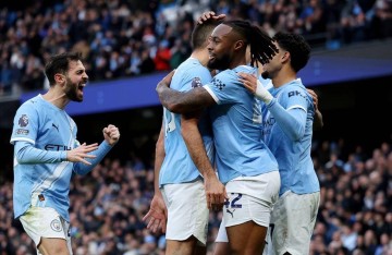 曼城2-0狼队终结四轮不胜,新援格伊首秀出色,争冠悬念回来了