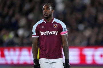 官宣!安东尼奥十年锤路终结,西汉姆队史英超射手王离队