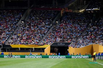 露出争冠獠牙！曼城11人大轮换仍6球大胜，两战全胜狂轰8球0失球