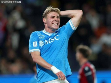 一己之力摧毁敌人后防夺冠：被曼联放弃的年轻锋霸，正在找回自己