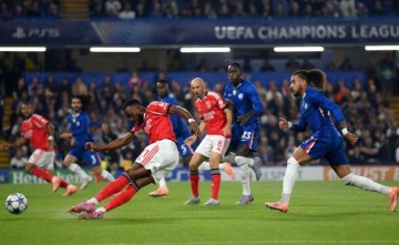 0-1！穆里尼奥重返斯坦福神奇不再，前欧冠冠军开局2连败，排倒数