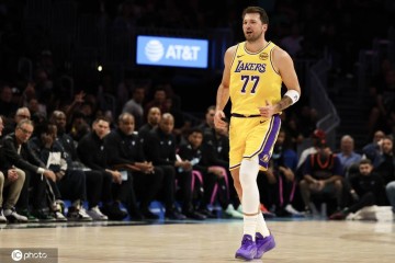 统治级表现！东契奇背靠背狂砍100分 关键时刻连得16分