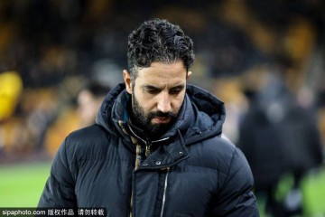 阿莫林下课内幕:曼联根基太差名宿话太多 高层拒签即战力