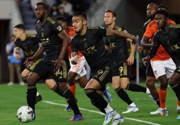 巴黎圣日耳曼VS迈阿密国际:强强对决,鹿死谁手