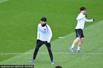 妖星闪耀!埃梅里魔幻助攻杜埃,巴黎登顶法甲,法国队世界杯提前锁定王炸组合?