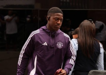 20岁身价5000万欧!卫报:因被阿莫林边缘化,梅努想要离开曼联