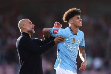 神了!瓜帅1招换位救活2人,97%传球+助攻封神,废柴变核心?